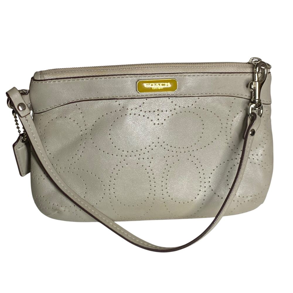 Beige Coach Corner Zip Wristlet Wallet Larger Size in Excellent Condition